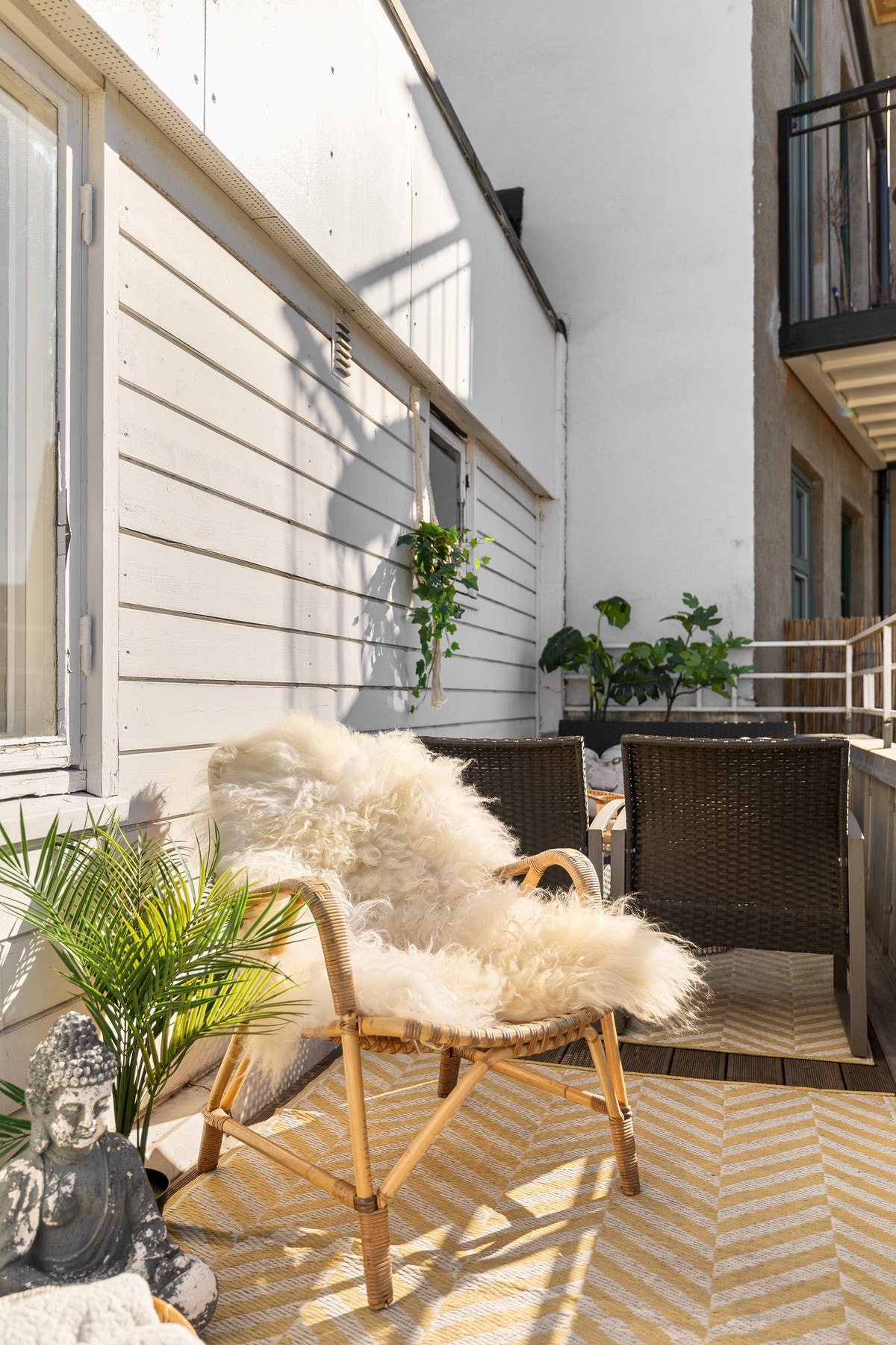 Privat takterrasse på 12 m2 som vender mot stille og rolig gårdsrom. Galleribilde