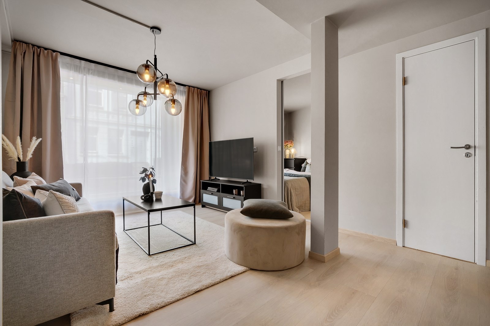 - Inn døren på høyre side har du en innvendig bod på 1,7 m² for ekstra oppbevaring - Galleribilde