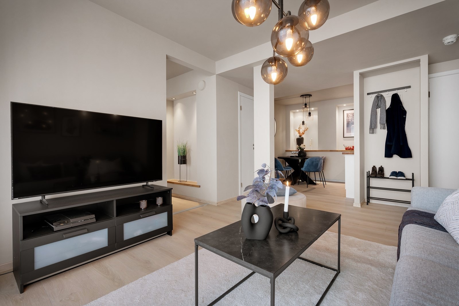 - Sosial og åpen stue/kjøkken løsning på 24 m² - Galleribilde