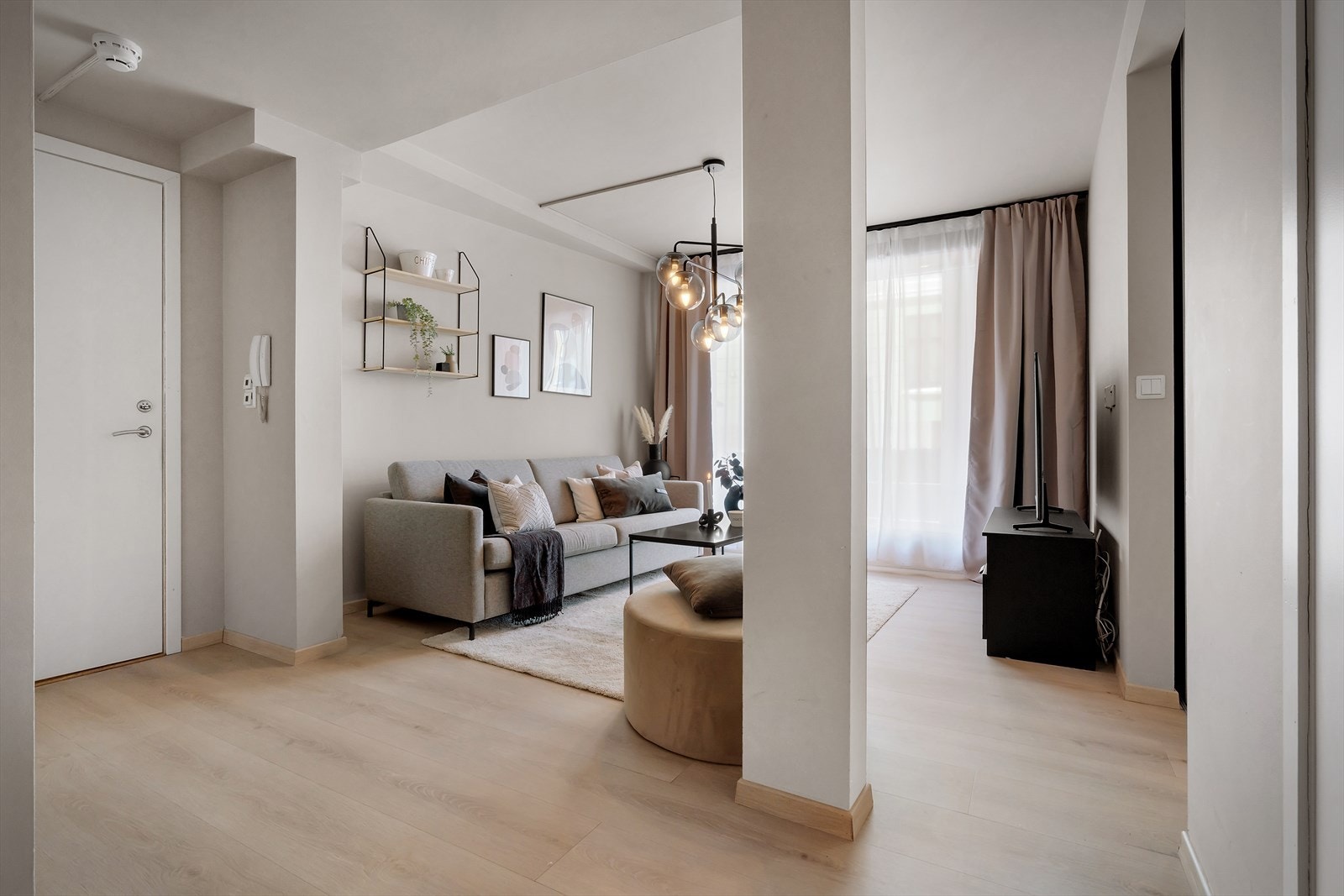 - Leiligheten er malt i nøytrale farger som gjør det enkelt for deg å innrede etter eget ønske - Galleribilde