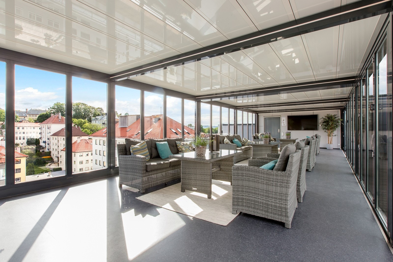 Takterrassen kan leies av beboerne til private arrangement Galleribilde