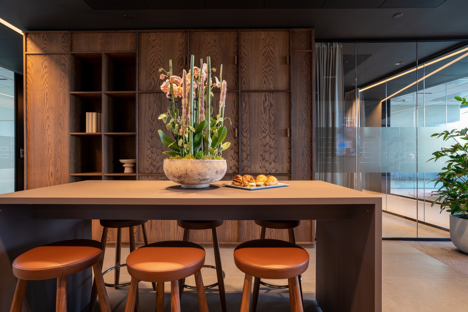 Kjøkken og lounge område i kontorhotellet Galleribilde