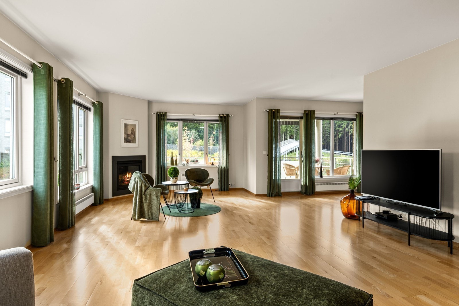 Her er det god plass for forskjellig møblement Galleribilde