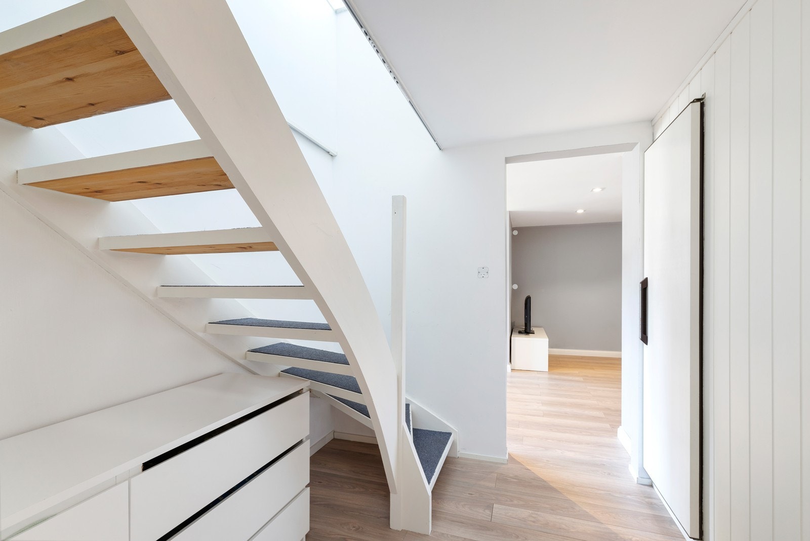 Trapp ned til underetasjen. Galleribilde