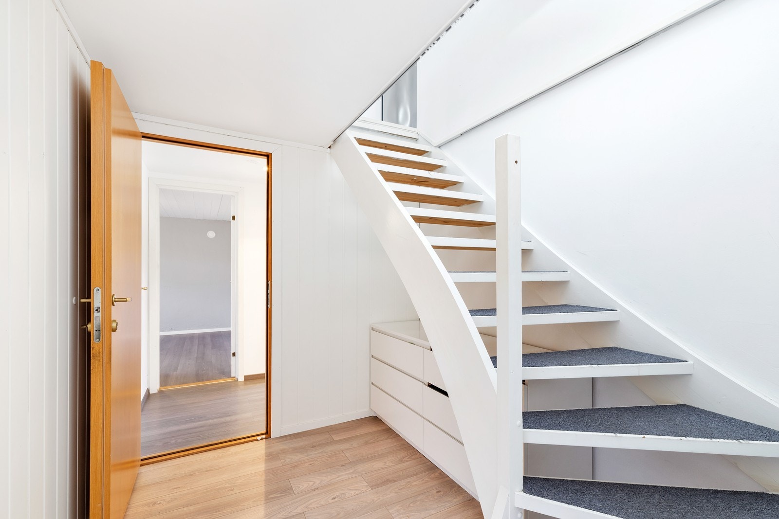 Gangen i underetasjen. Galleribilde