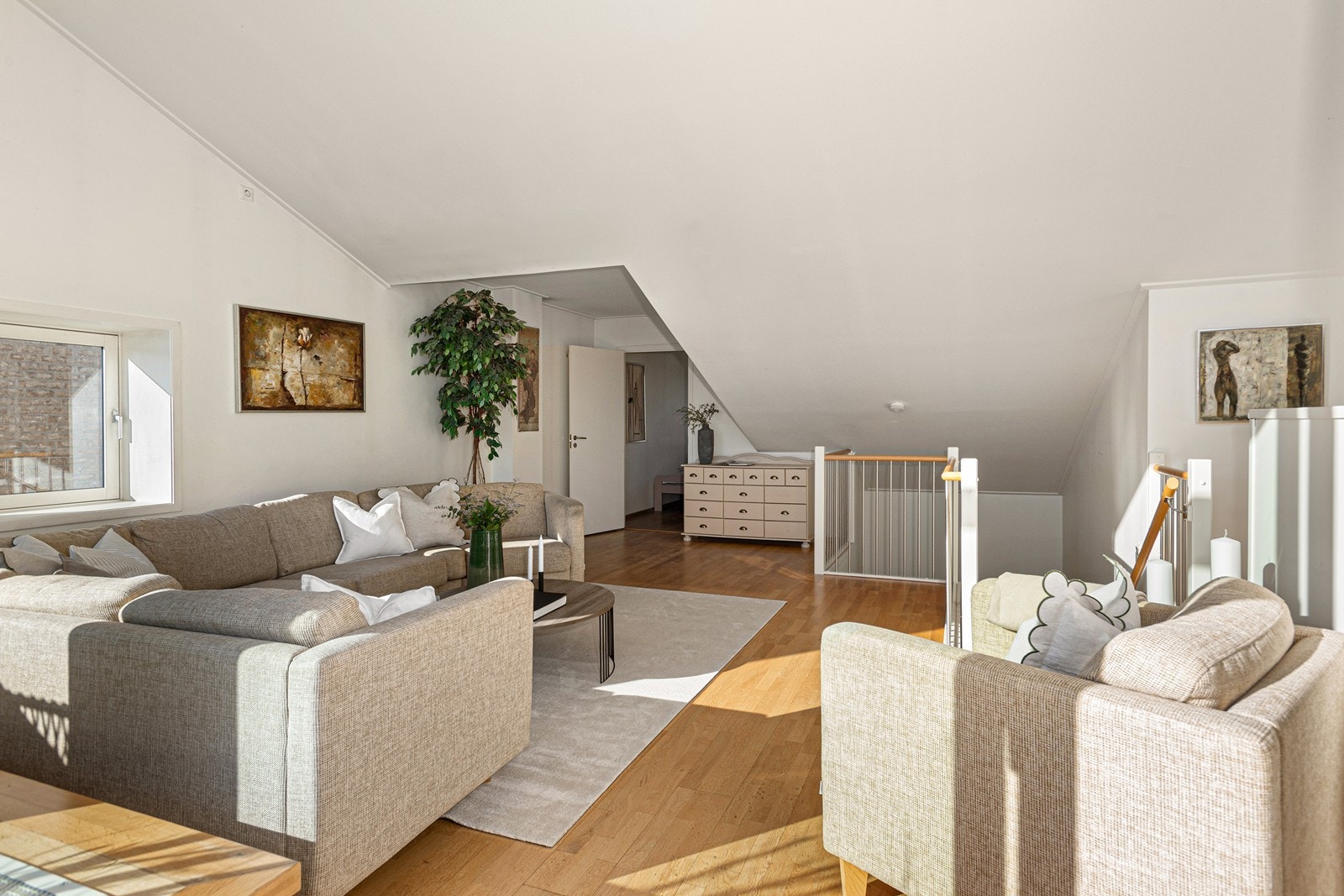 Leilighetens 4. soverom finner du i denne etasjen Galleribilde