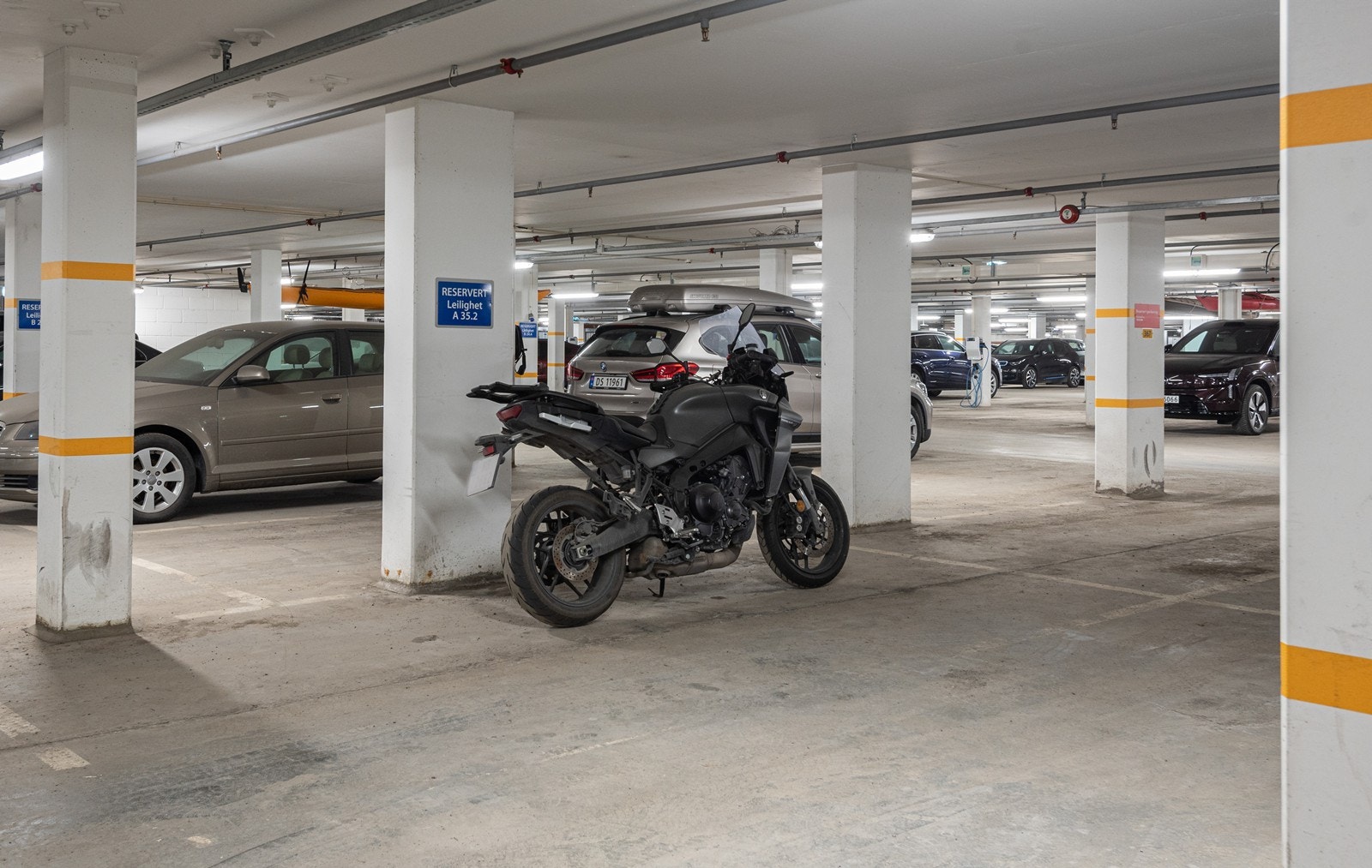 Garasjeplass nr. 2 - også denne av meget god størrelse Galleribilde