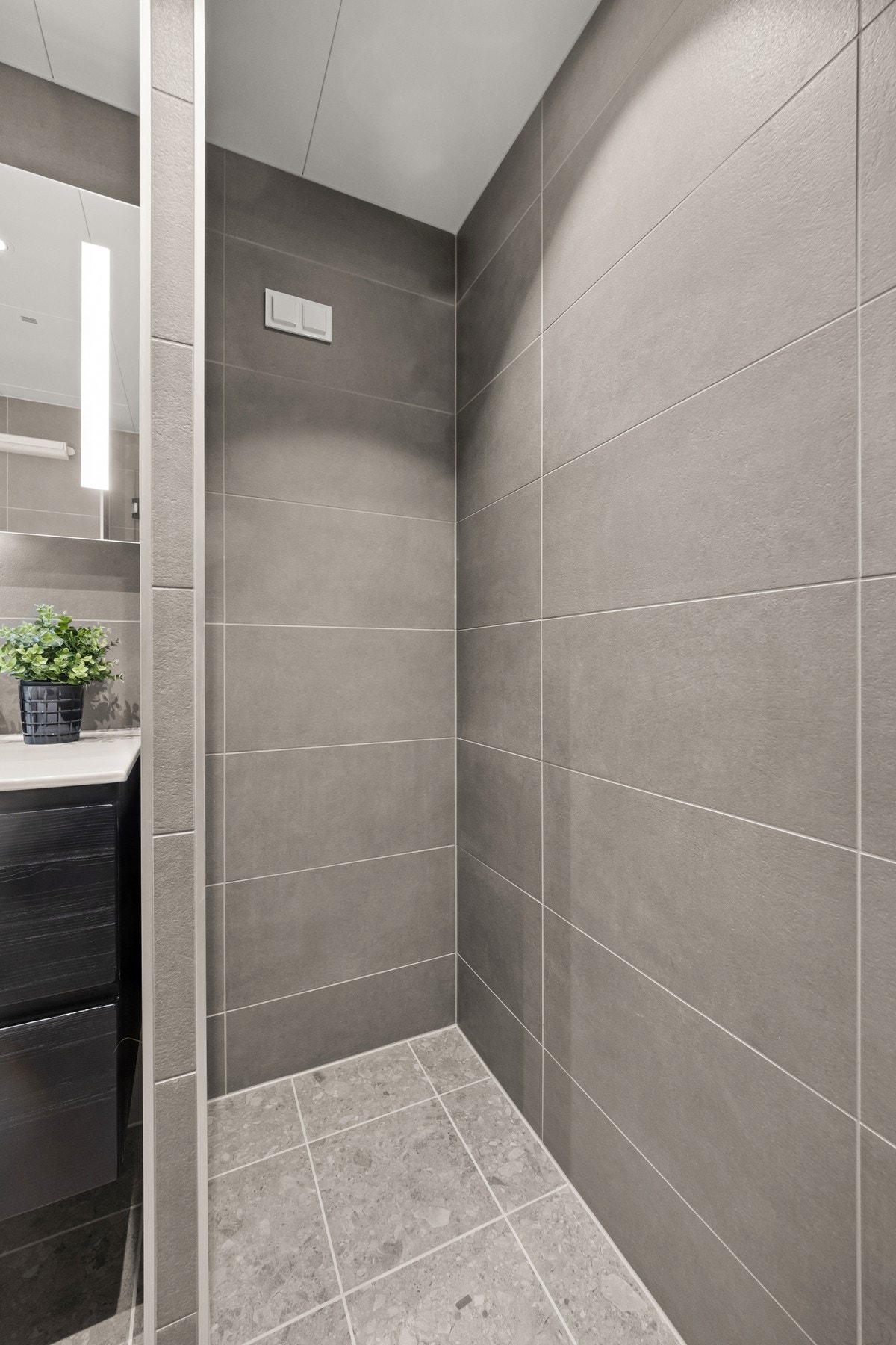 Egen praktisk nisje for vaskemaskin og tørketrommel i søyle Galleribilde