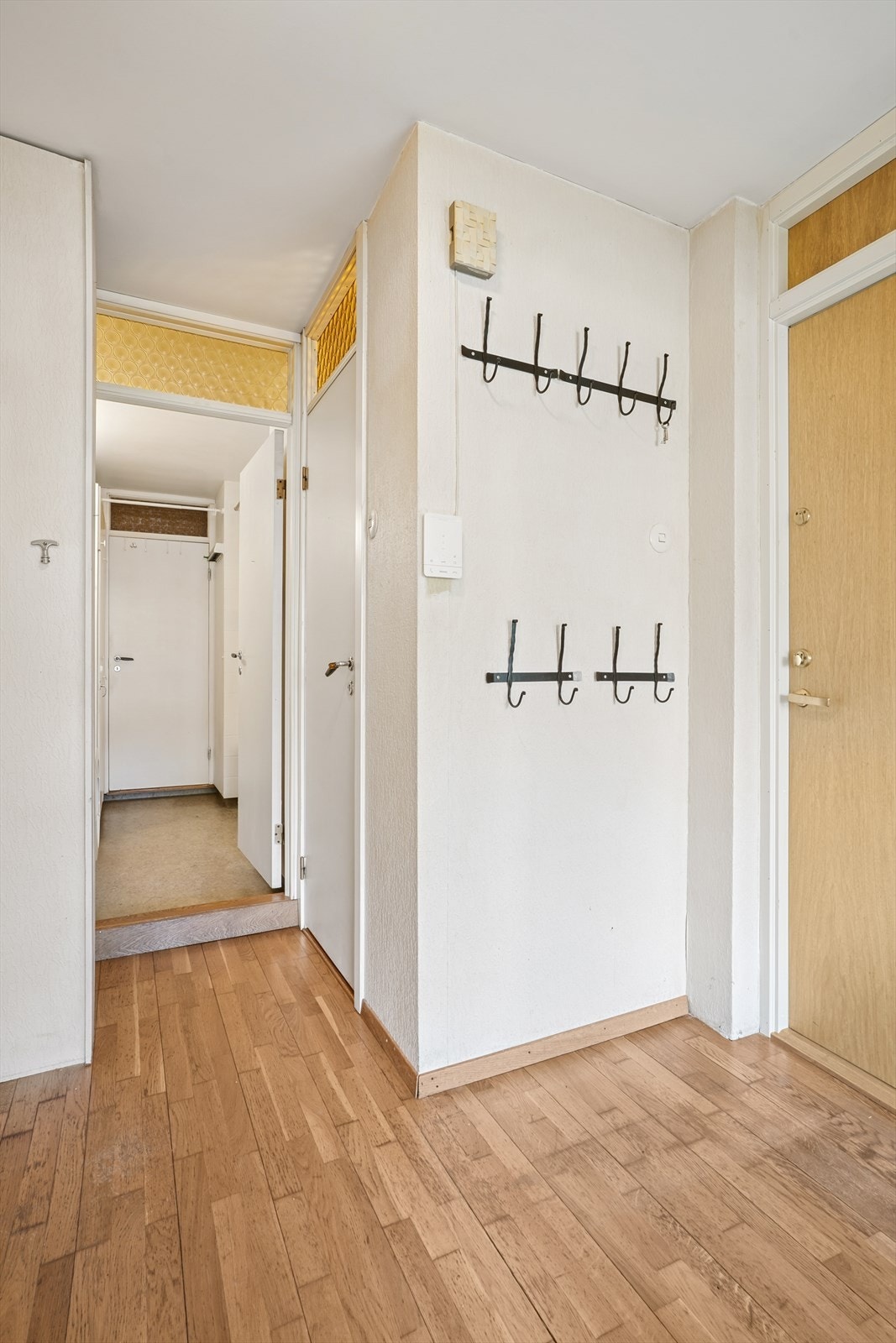 Du ønskes velkommen inn i en romslig entré. Galleribilde