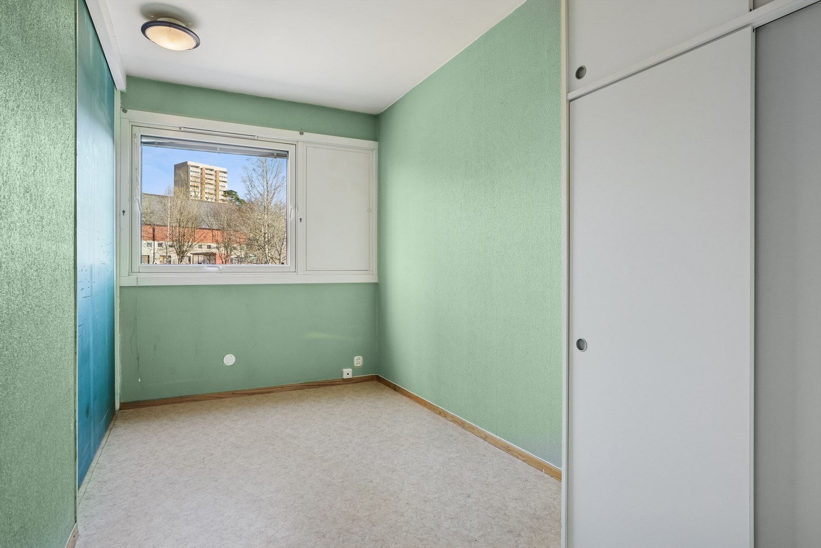 Soverom II og III er også av god størrelse med plass til seng, pult, nattbord og skap. Galleribilde