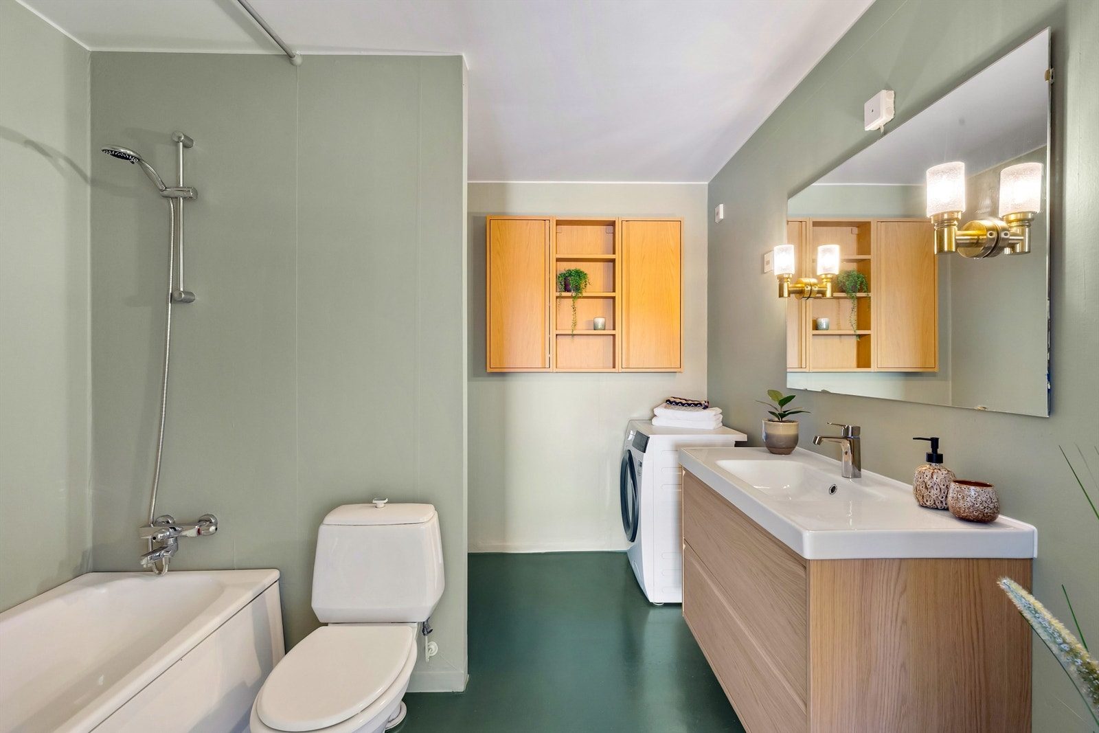 Innbydende baderom som ble modernisert i 2025 Galleribilde