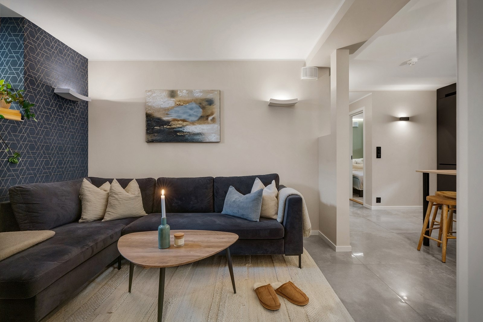 Stuen lar seg enkelt møblere med sofa - og tvmøbler. Galleribilde