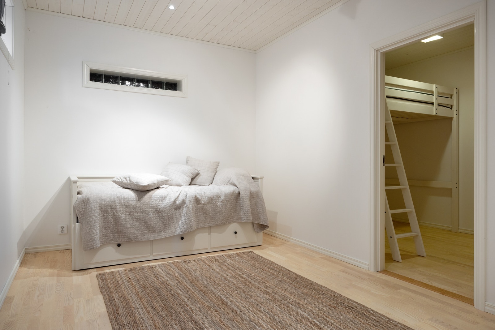 Rum på nedre plan Galleribilde