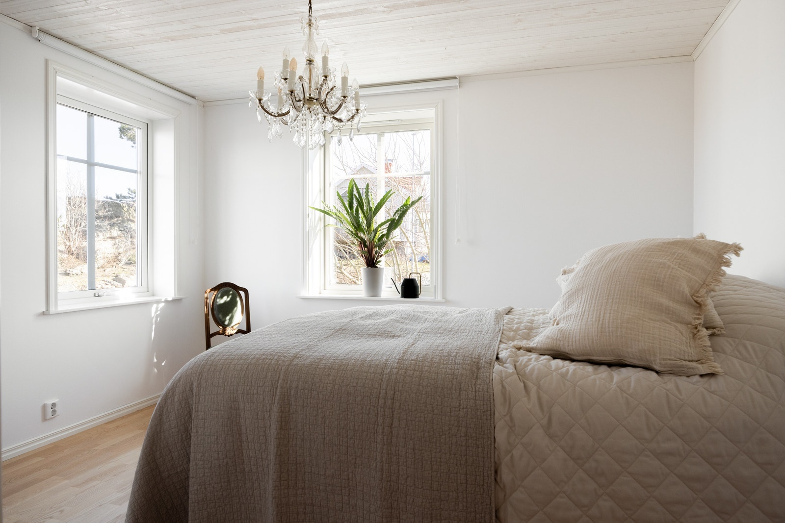 Sovrum med hörnläge på entréplan Galleribilde