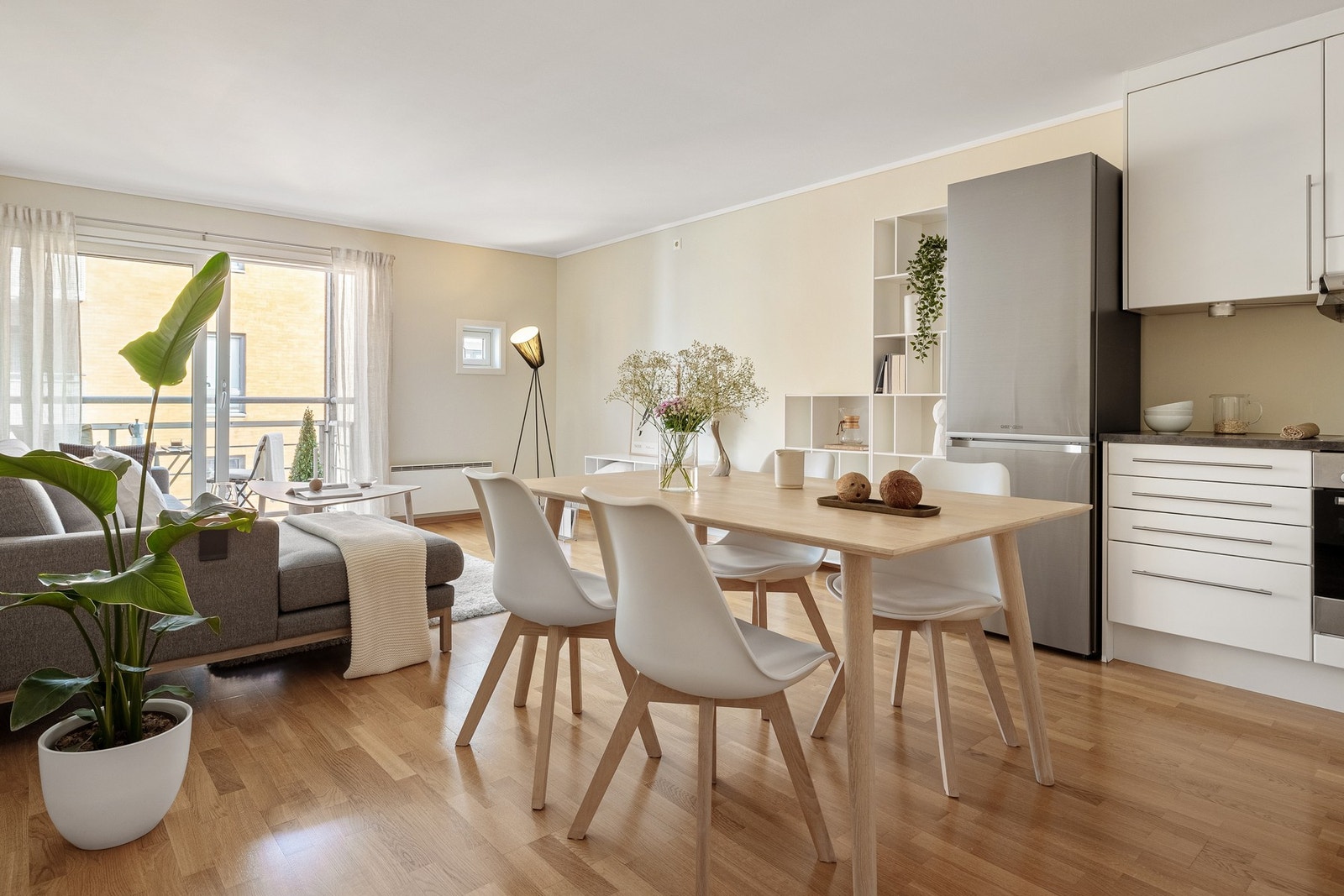 En flott 2-roms midt i Bergen sentrum. Leiligheten har en fin beliggenhet i byggets 5. etasje. Det er heis i bygget. Galleribilde