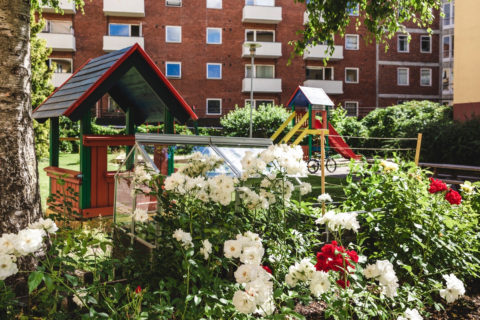 Lekeplass til barna selvsagt. Galleribilde