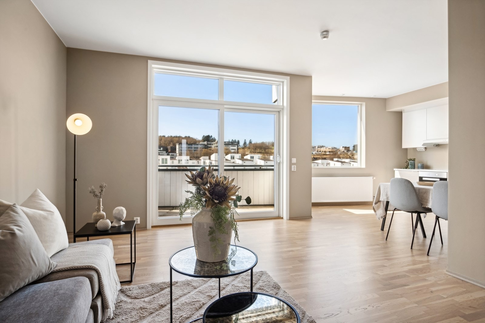 Fra stue har man utgang til en koselig balkong. Galleribilde