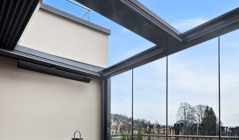 Bildet viser når det elektriske Sky Roof taket er trukket seg helt tilbake Galleribilde