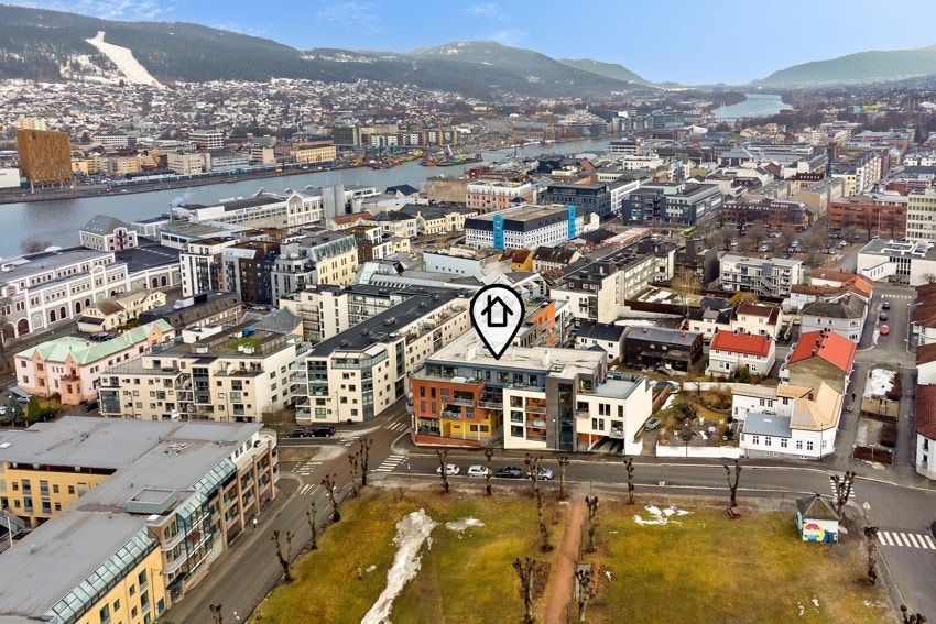 Pendlervennlig ved sentrum av Bragernes | drøyt 300 meter fra strandpromenaden og gågata | 10 minutter fra togstasjon og bytorget Galleribilde