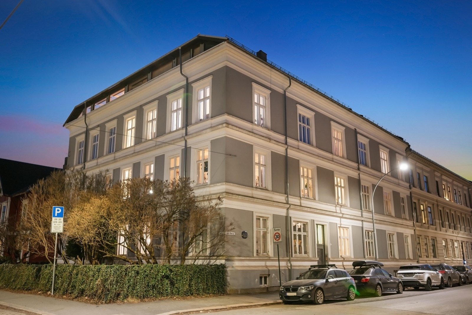 Briskebys vakreste hjørne. Området preges av et hyggelig landsbymiljø og har nærhet til så å si alt man trenger i hverdagen. Galleribilde