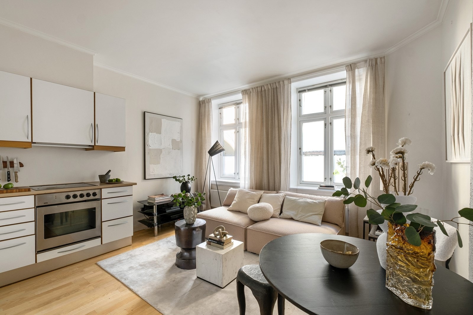 - Lys og hyggelig stue med god takhøyde på 2,59 meter - Galleribilde