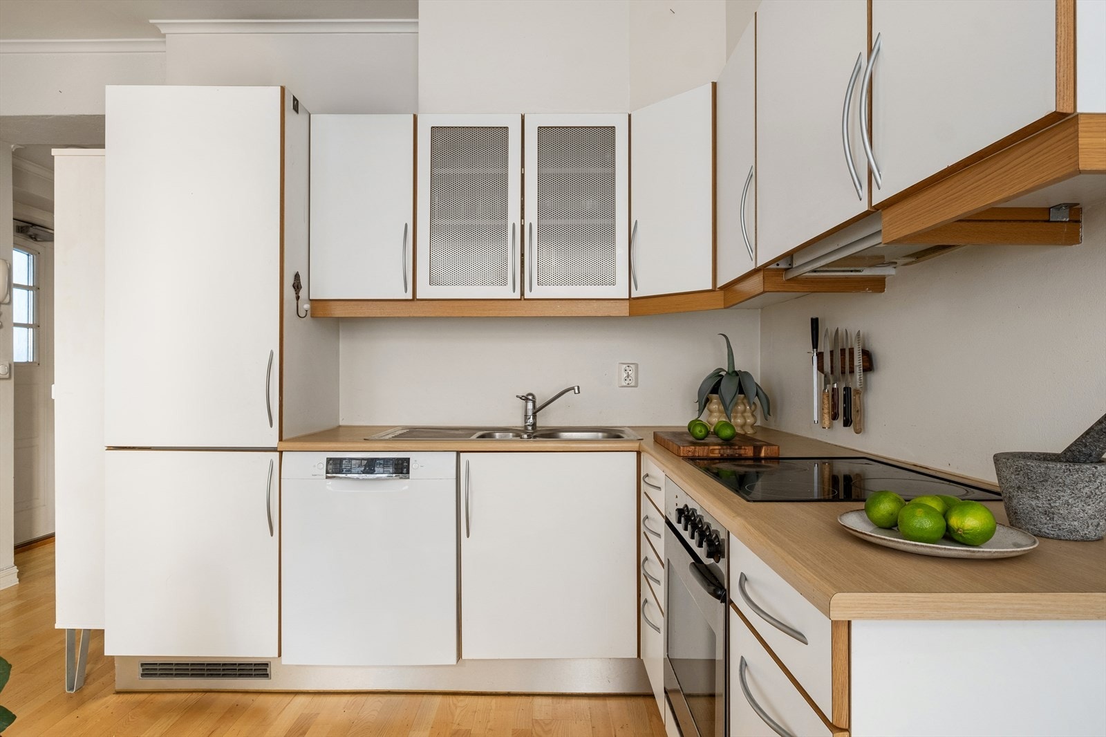 - Godt med benk- og skapplass - Galleribilde