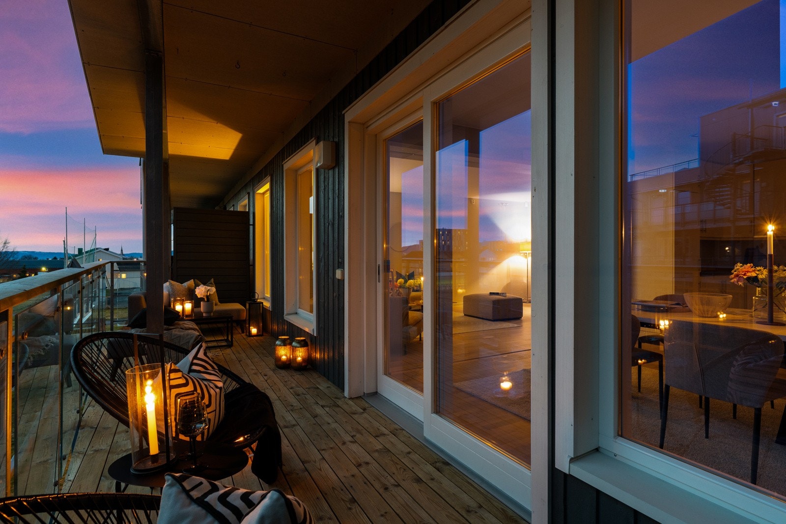 Prikken over i'en er den fantastiske uteplassen leiligheten har å by på. Galleribilde