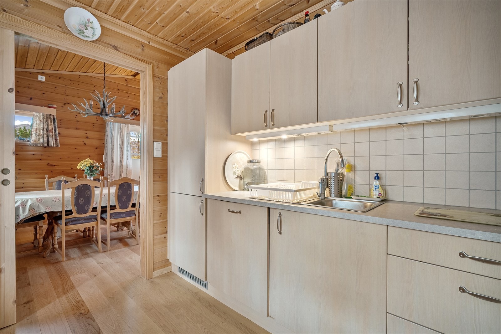 Skyvedøren lukkes igjen Galleribilde