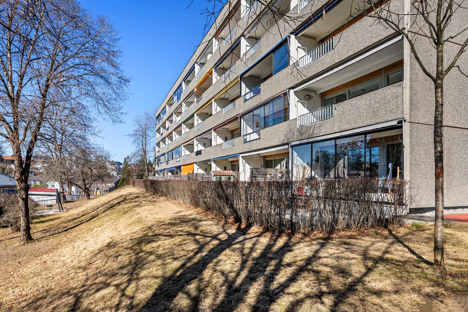 Meklenborg borettslag fremstår som et hyggelig borettslag, hvor det er lagt vekt på trivelige fellesområder. Galleribilde