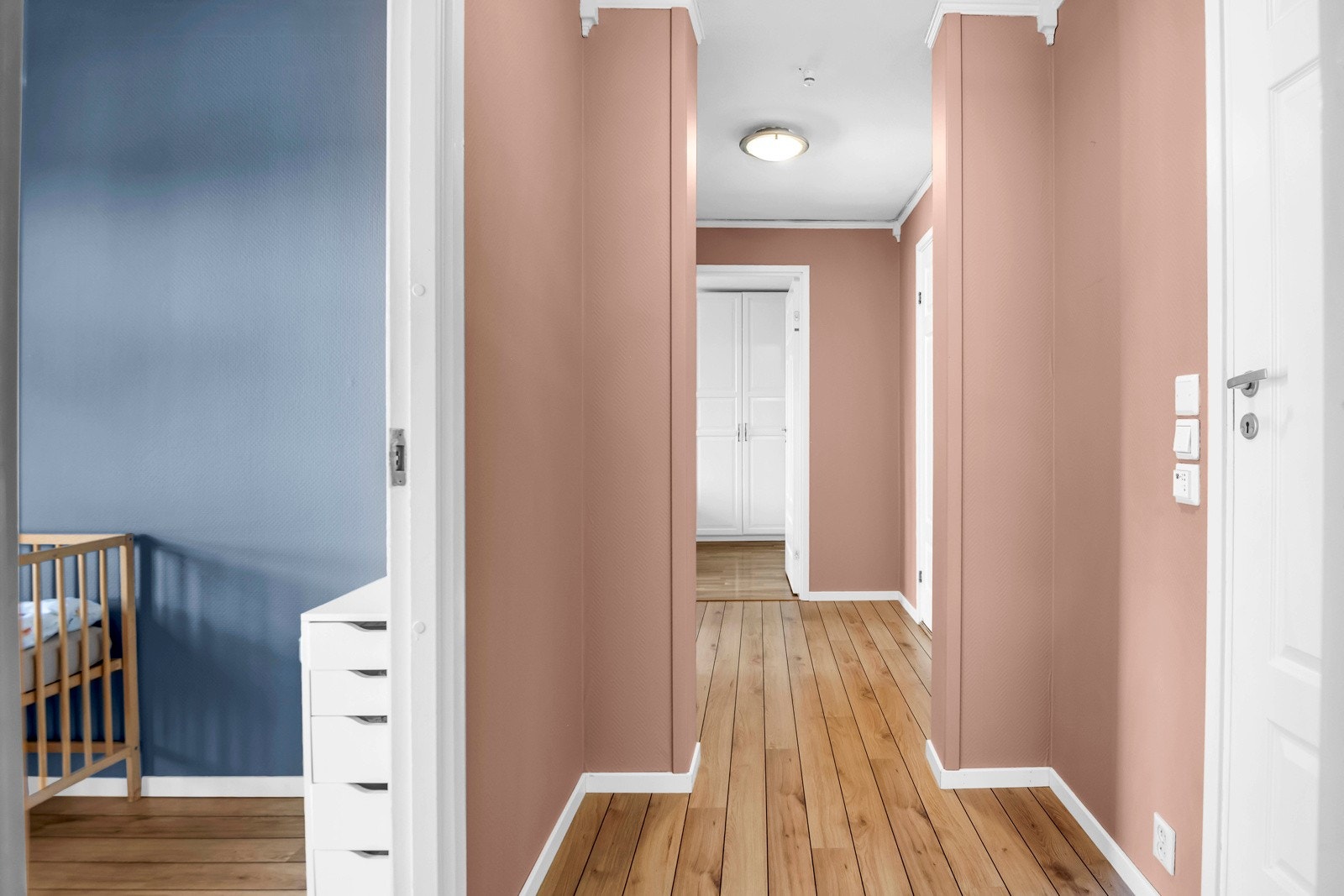 Hall/gang til soverom m.m Galleribilde