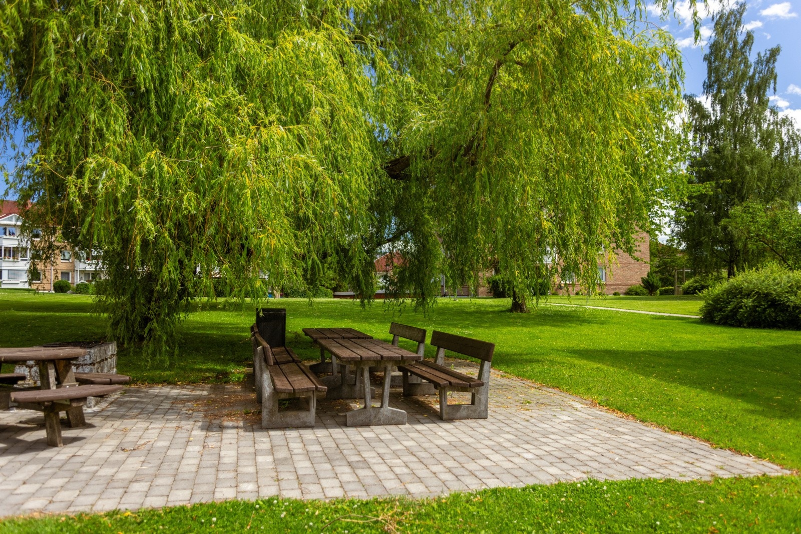 Rikelig med sittegrupper i borettslaget. Denne ligger rett nedenfor blokka Galleribilde