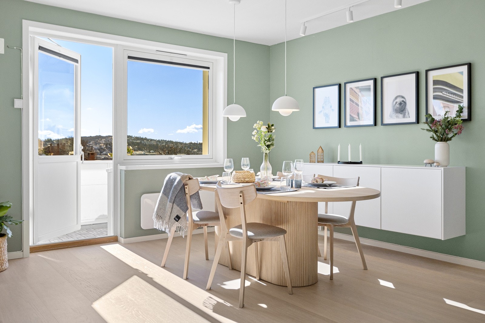 Nyrenovert stue i 2024 Galleribilde