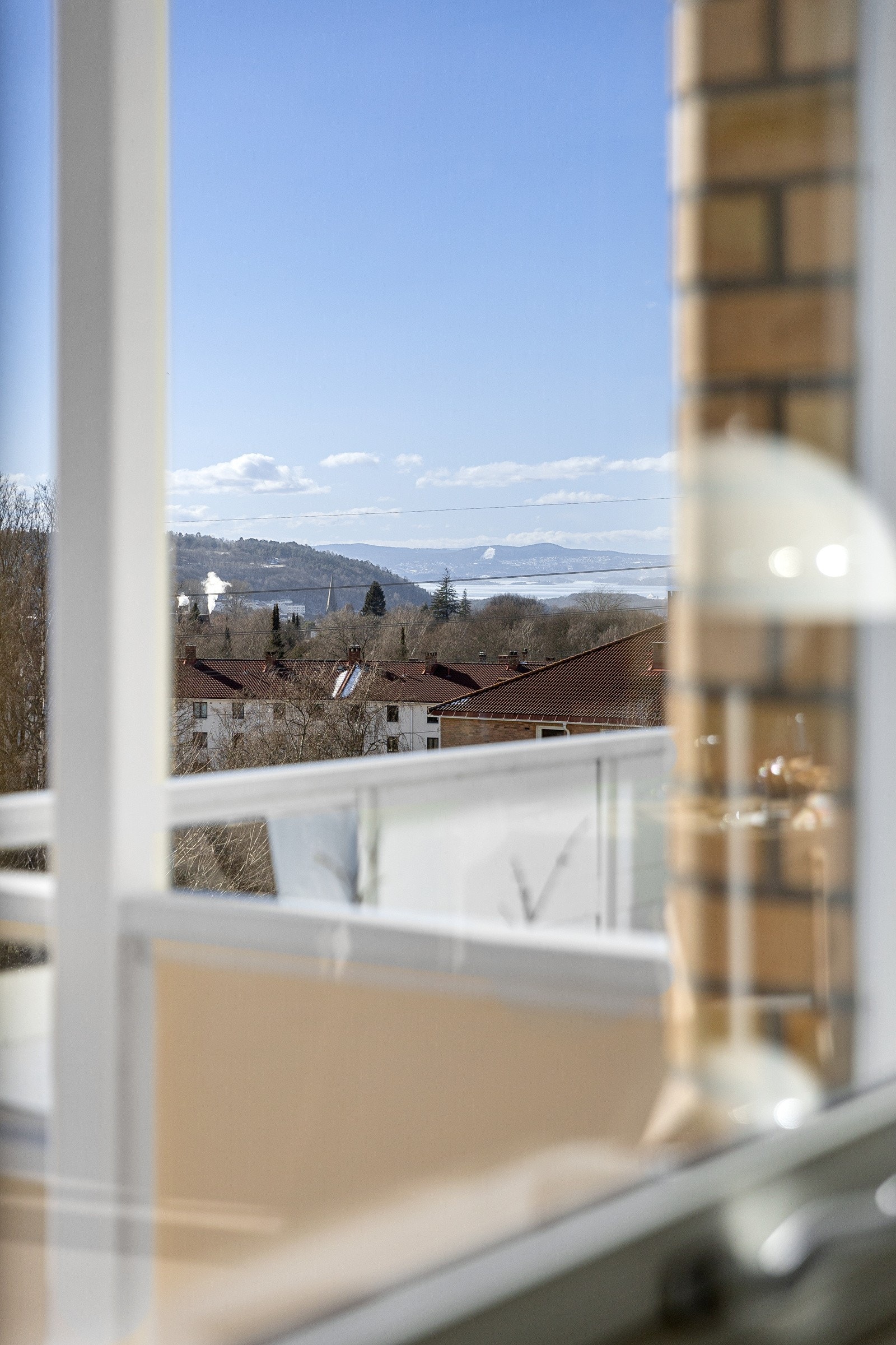 Utsikt fra vindu. Alle vinduer og balkongdør byttet i 2020 Galleribilde