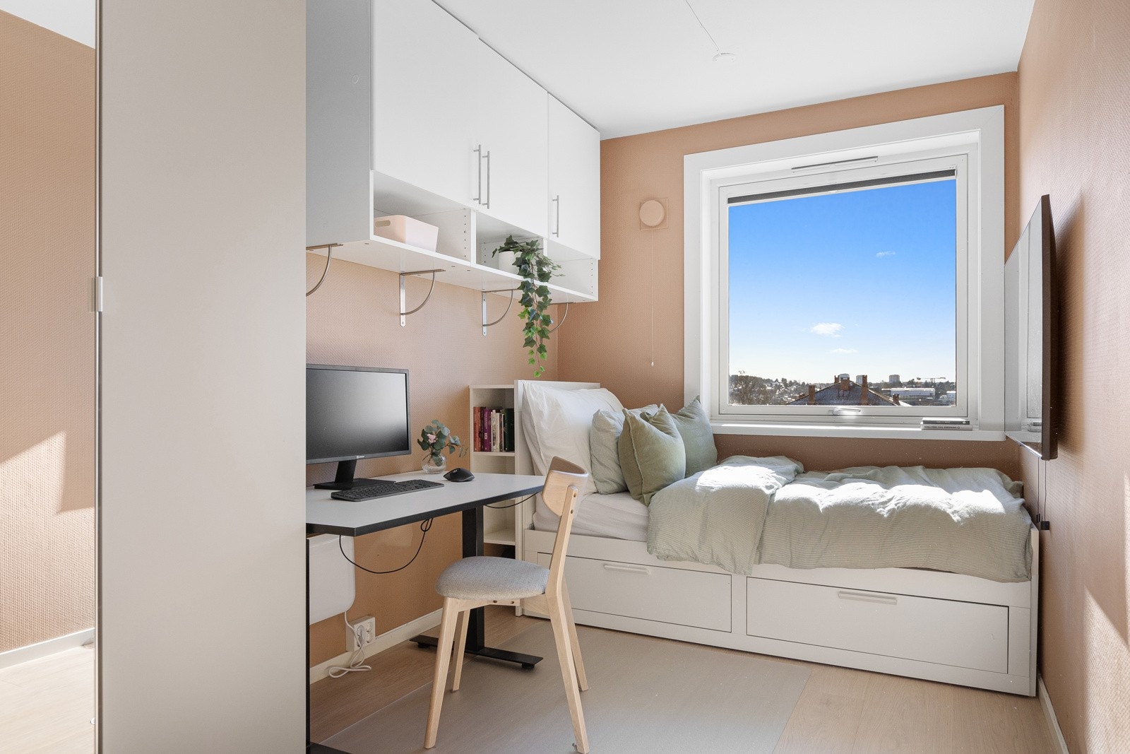 Soverom 2 pusset opp i 2024 Galleribilde