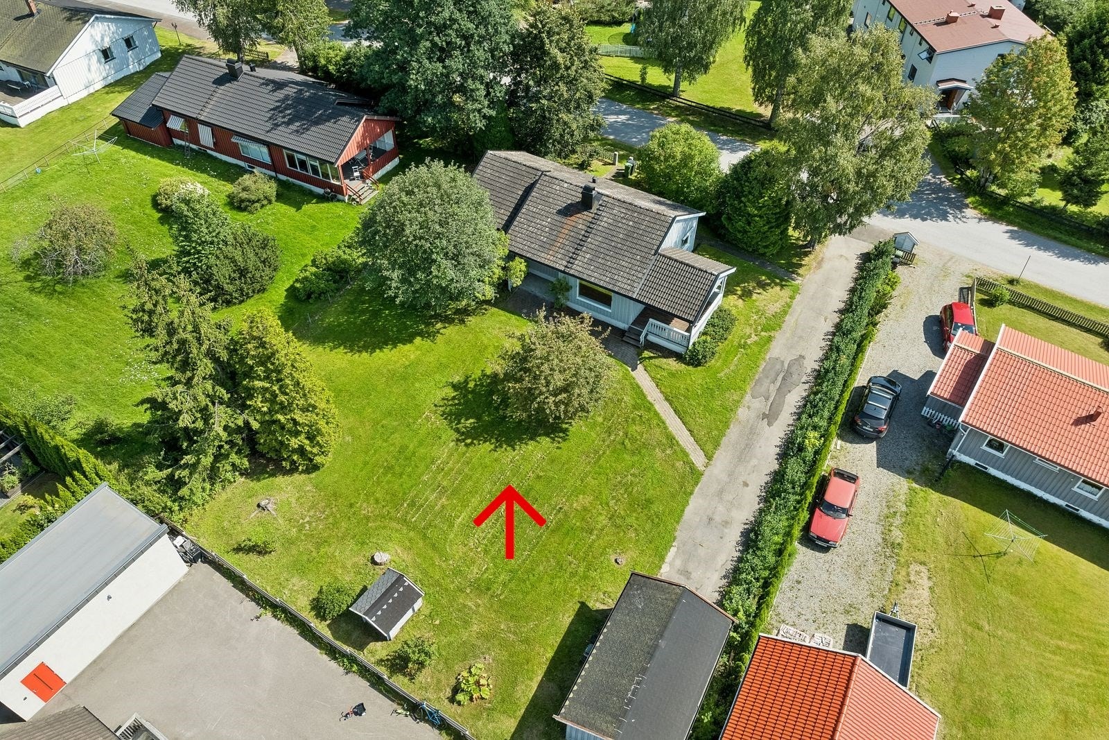 Sentralt beliggende tomt på 535,8 kvm. Galleribilde