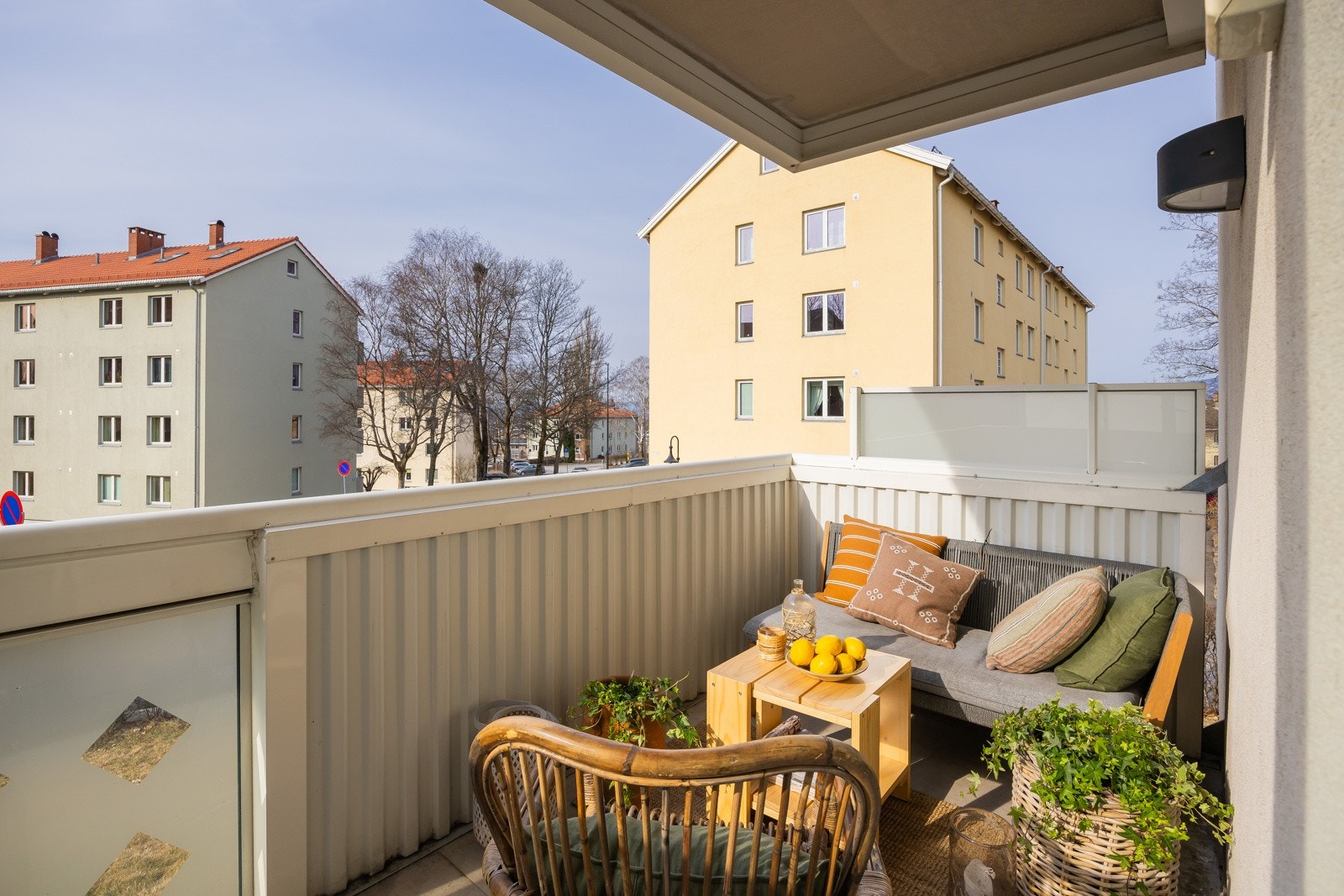 Boligen har en sørvestvendt balkong på 6 kvm med svært gode solforhold. Galleribilde