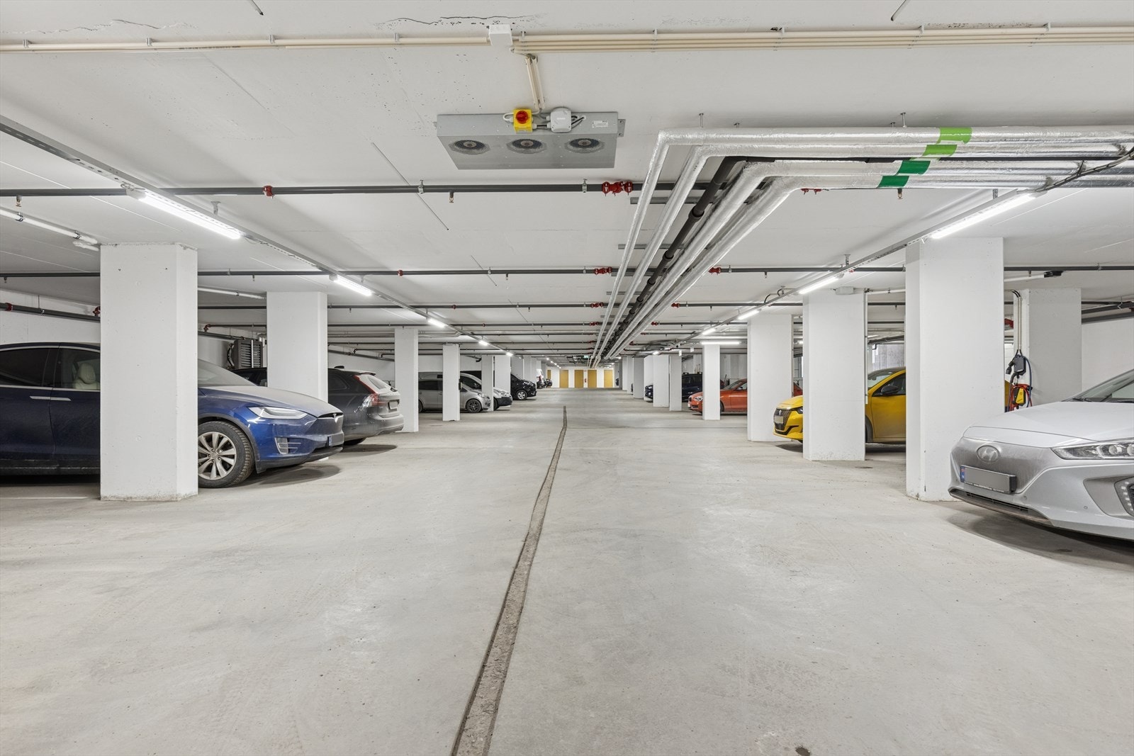 Det medfølger en garasjeplass med seksjonen Galleribilde