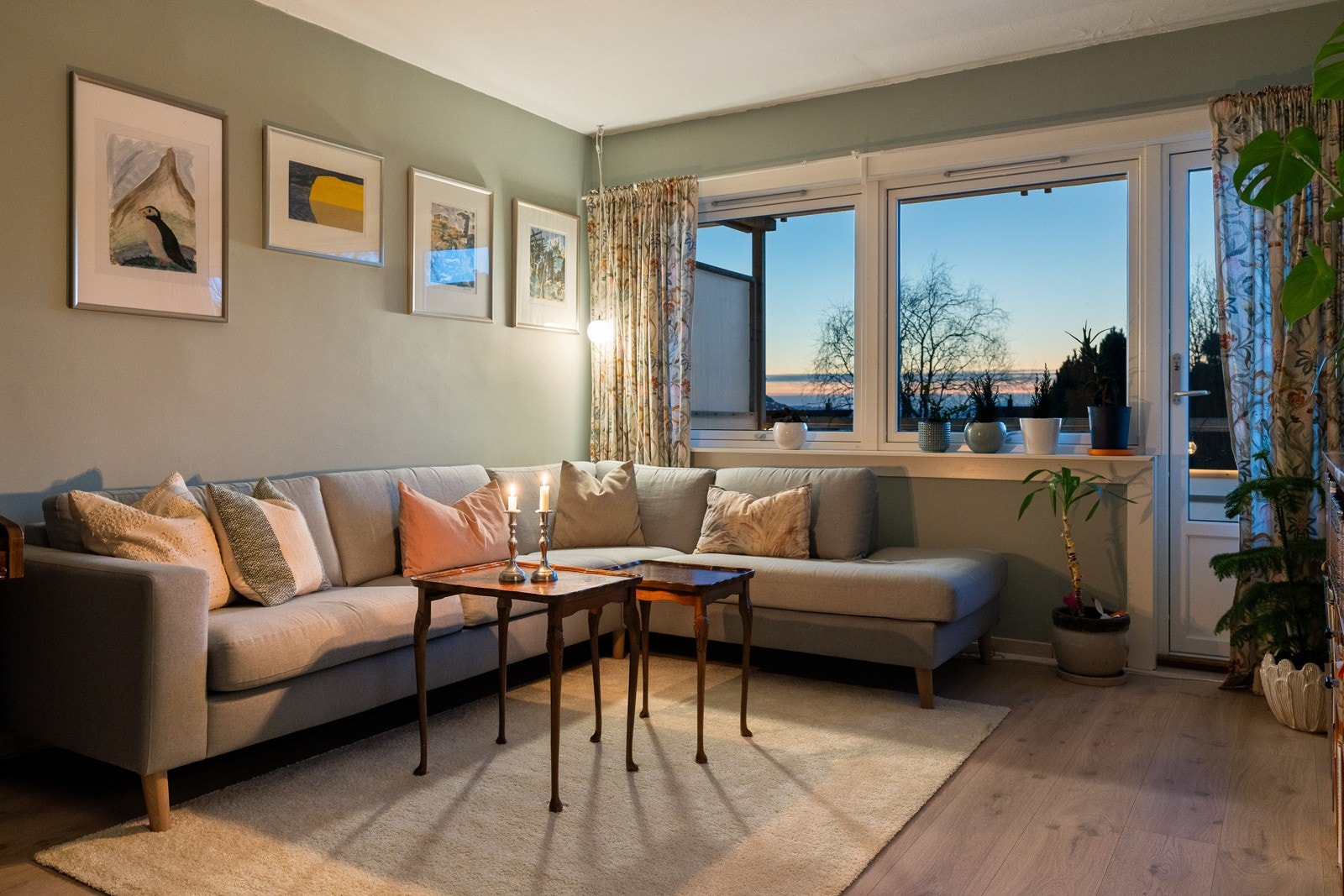 Proaktiv Eiendomsmegling ved Marcus Solberg Røed har gleden av å presentere en familievennlig og innholdsrik 4-roms leilighet. Galleribilde