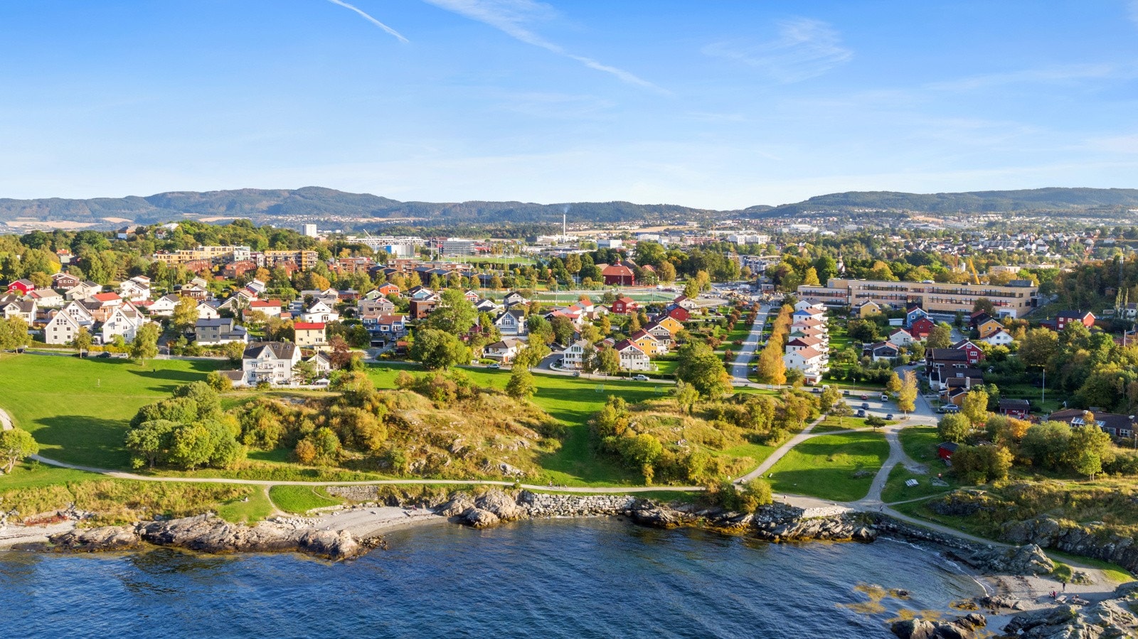 Korsvika er ett flott parkområde med gode bademuligheter under sommerhalvåret. Korsvika ligger kun noen minutters gange fra boligen. Galleribilde