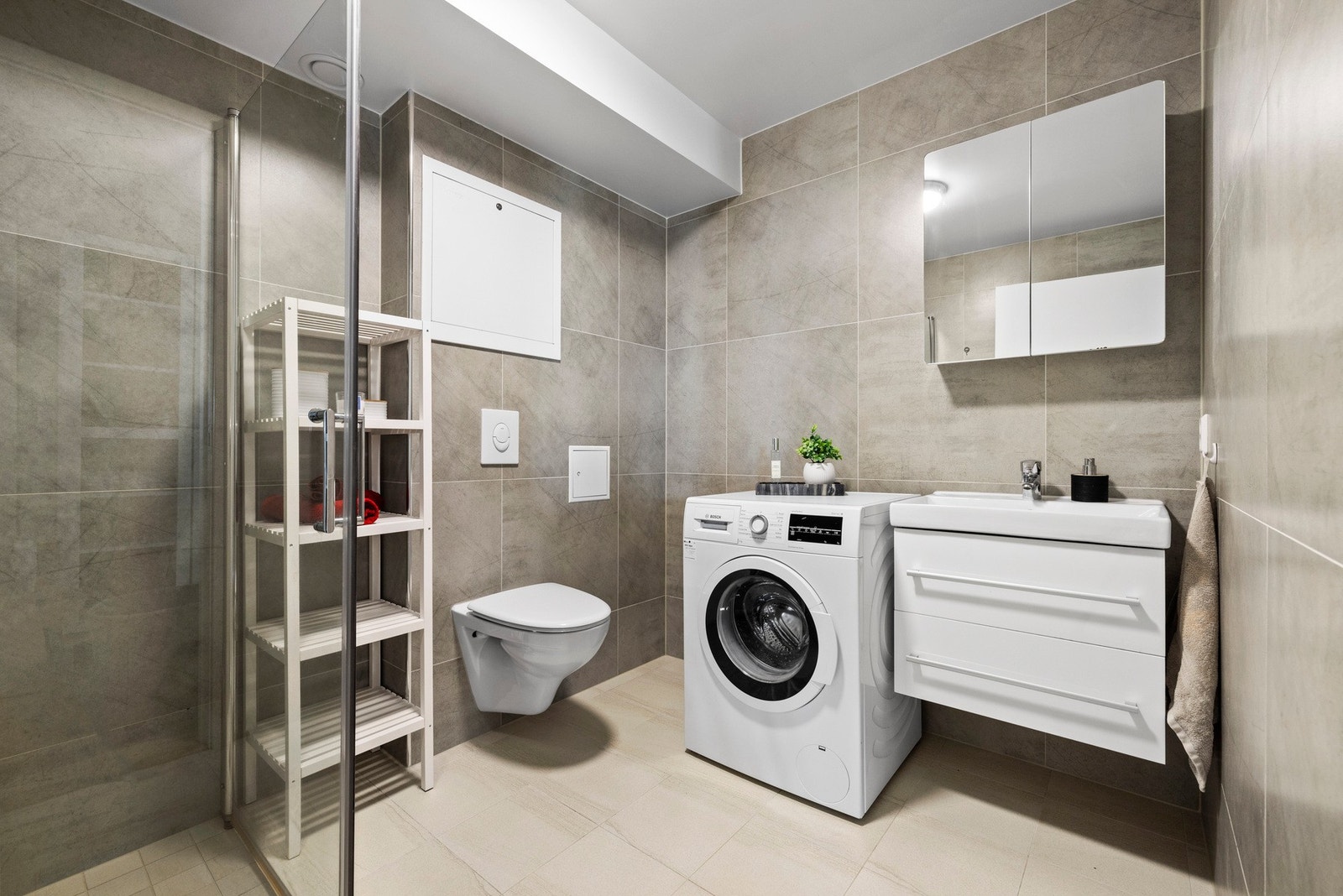 Badet er fra byggeår og har en innbydende og stilren fremtoning. Galleribilde