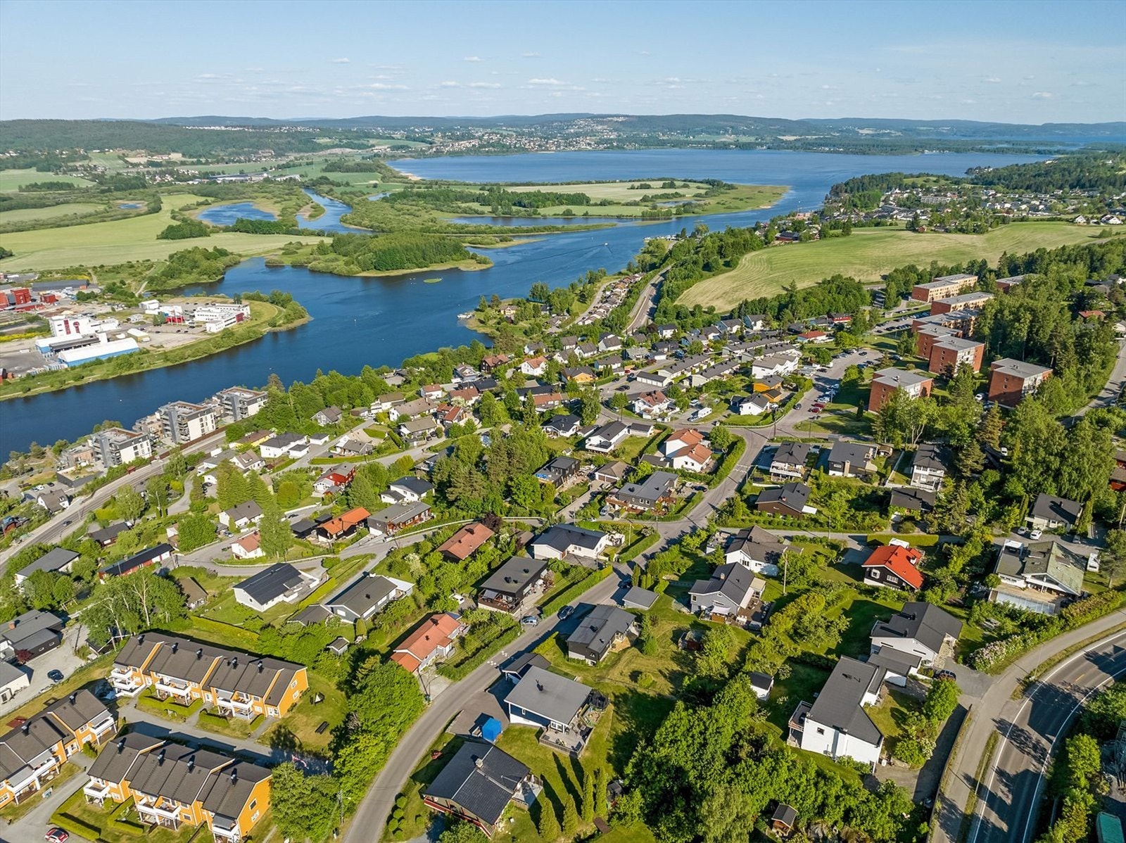 Tomten ligger i attraktiv og veletablert boligområde i Rælingen Galleribilde