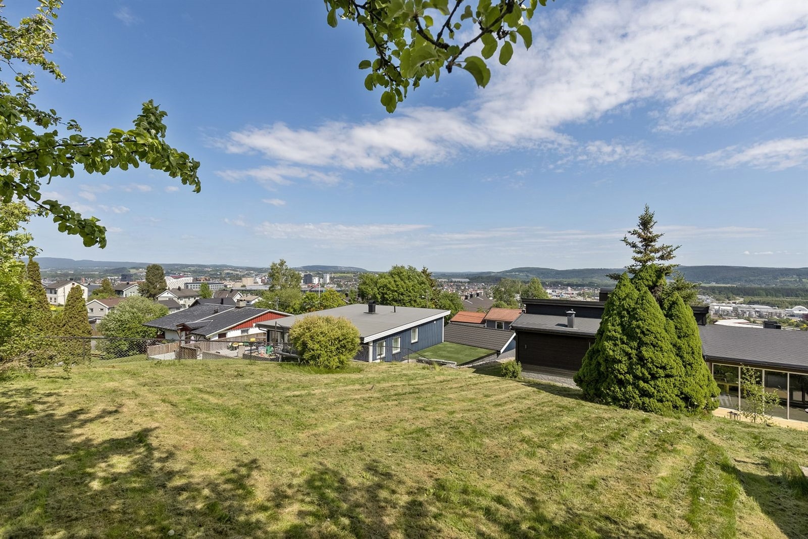 Det foreligger IG på tomten for oppføring av enebolig med integrert dobbeltgarasje Galleribilde