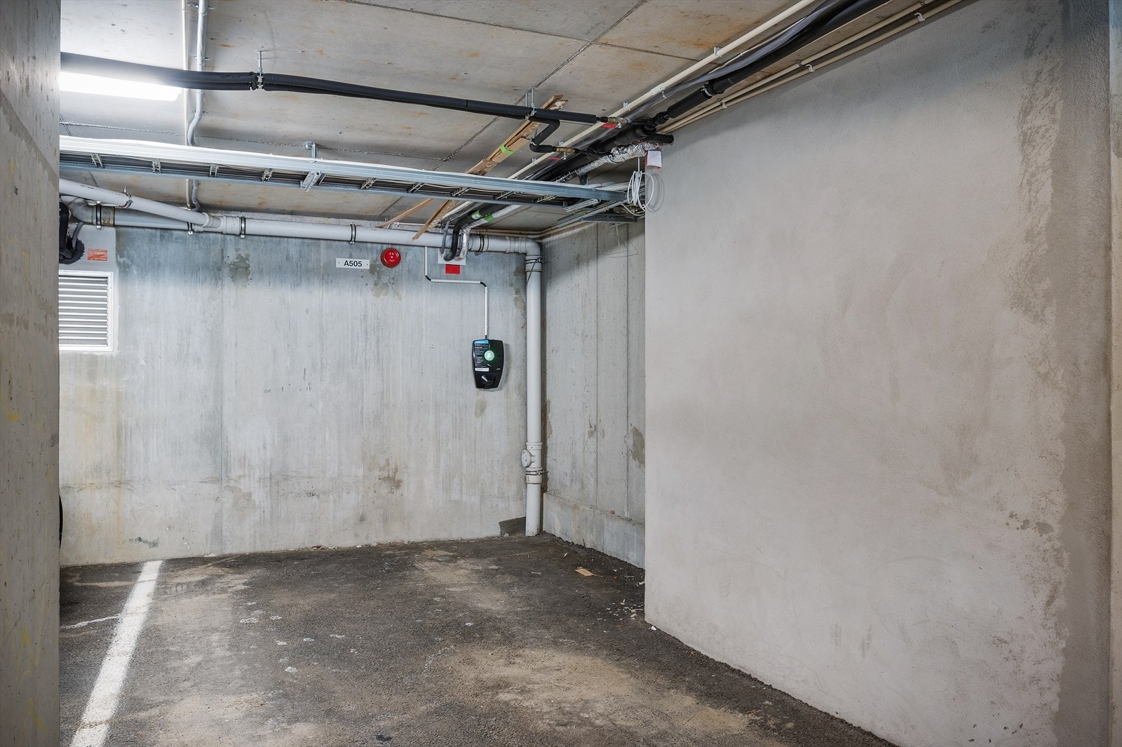 - Du har din private garasjeplass med elbillader - Galleribilde