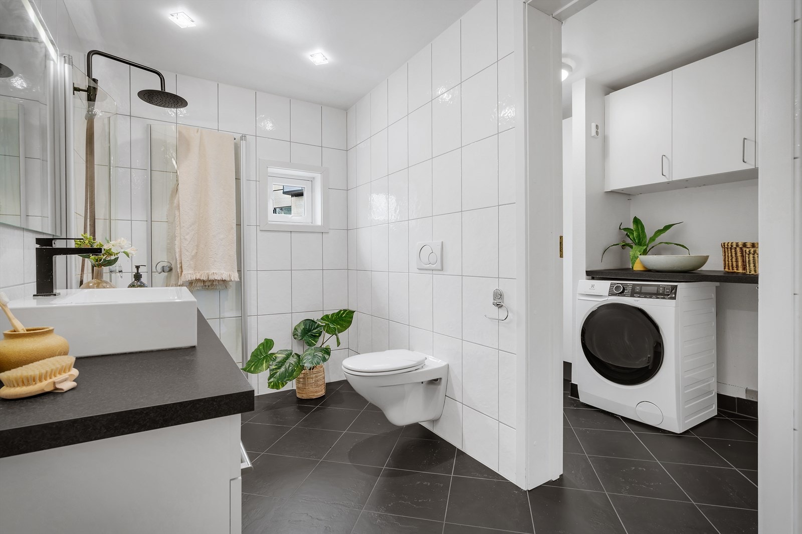 - Badet har en størrelse på 4,9 m² - Galleribilde
