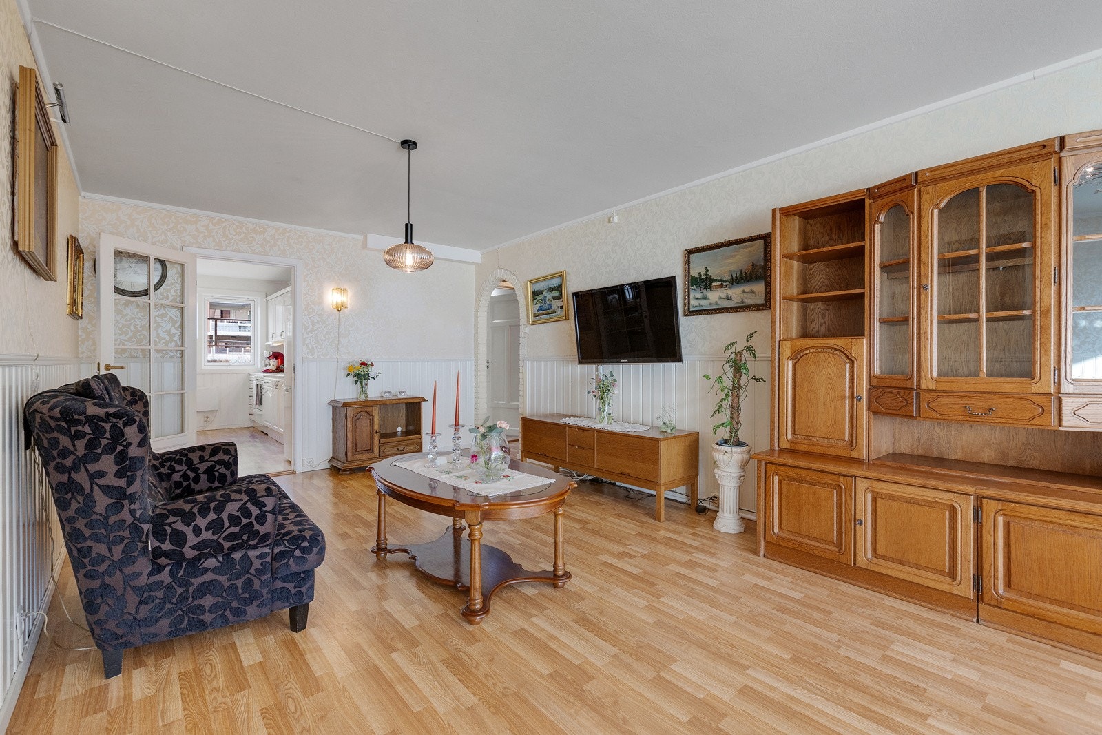 Vinduer og balkongdør ble skiftet i 2019. Galleribilde