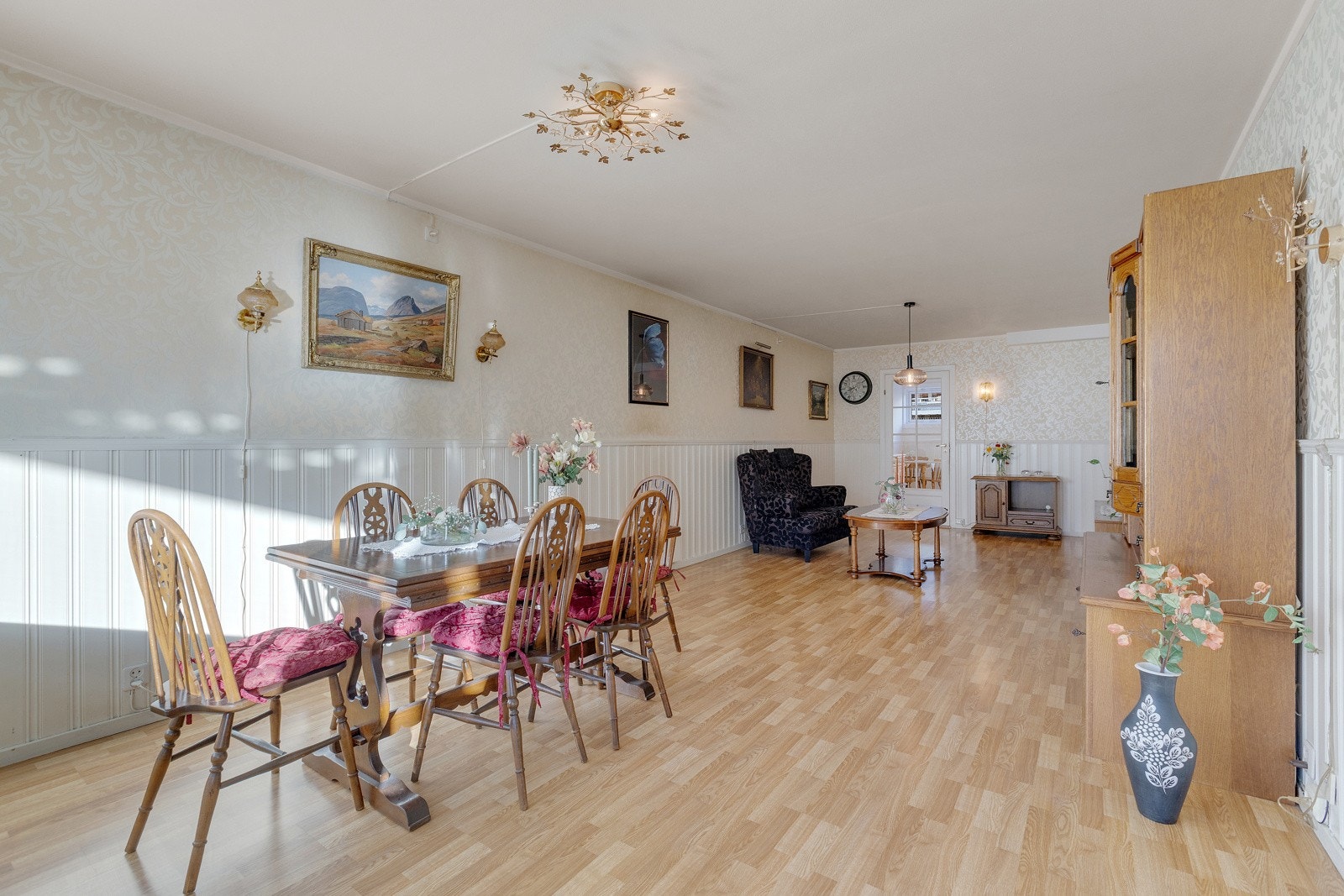 Stor spisebordsgruppe finner også sin naturlige plass. Galleribilde