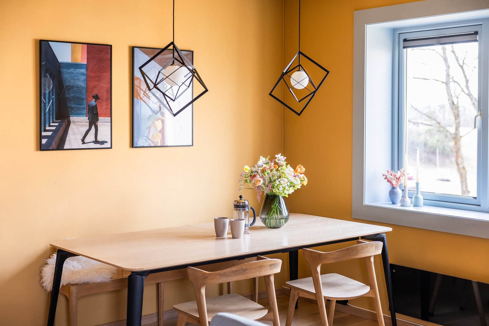 Fantastiske lysforhold med lysinnsig fra tre himmelretninger. Galleribilde