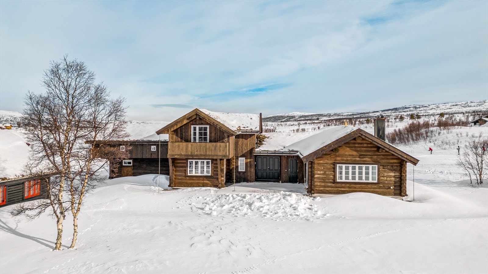 Hytten ligger meget flott og solrikt til med vid utsikt over Hovden. Galleribilde