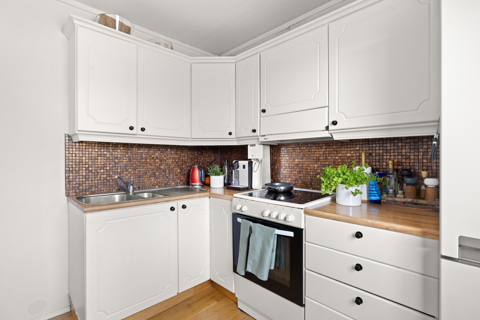 Kjøkken i utleiedel nr. 2 i underetasjen. Galleribilde