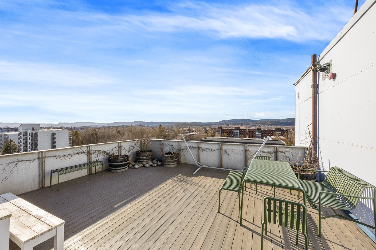 Borettslaget to flotte takterrasser, én på hver høyblokk. Galleribilde